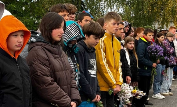 У Хмільницькому районі відкрили меморіальні дошки на честь Героїв-випускників