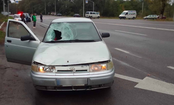 У Хмільницькому районі водій ВАЗ збив дівчину на нерегульованому переході