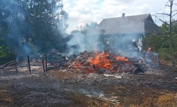 У Крижопільській громаді через необережність загорілася господарча будівля