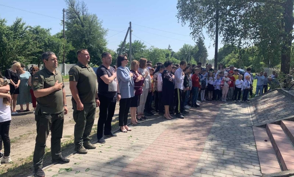У Крижопільській громаді відкрили меморіальну дошку герою-односельцю