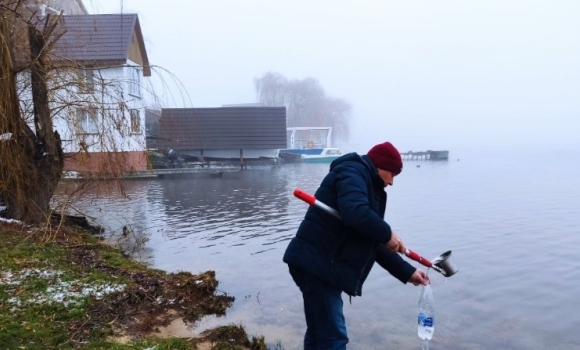 У Ладижині перевіряють воду в річках на рівень забрудненості