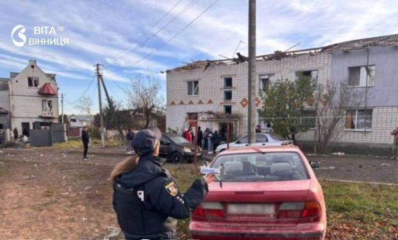 У Ладижині мешканці дев'ять місяців не могли повернутися до осель, пошкоджених російськими обстрілами У Ладижині мешканці дев'ять місяців не могли повернутися до осель, пошкоджених російськими обстрілами
