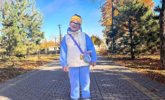 У Ладижині траур за загиблою від російського удару семирічною дитиною