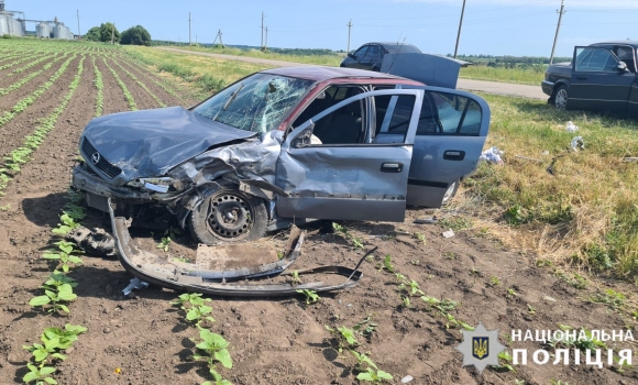 У Липовецькій громаді зіткнулися два автомобілі - постраждала жінка