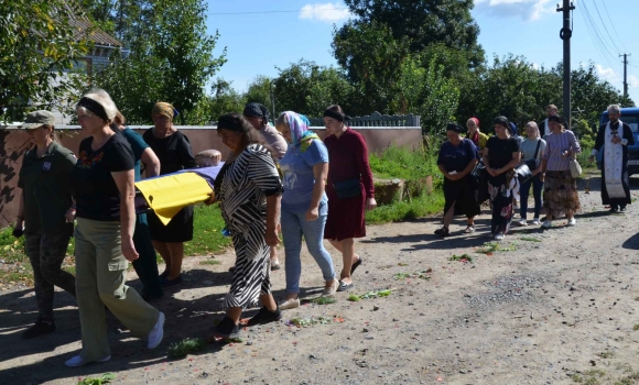 У Літині прощались з 27-річним старшим солдатом інженерно-саперного взводу