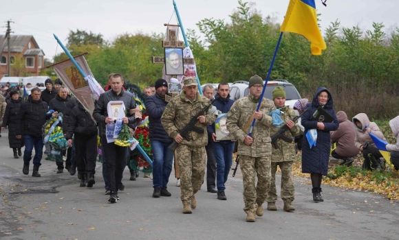 У Мізяківських Хуторах попрощалися з загиблим воїном-захисником