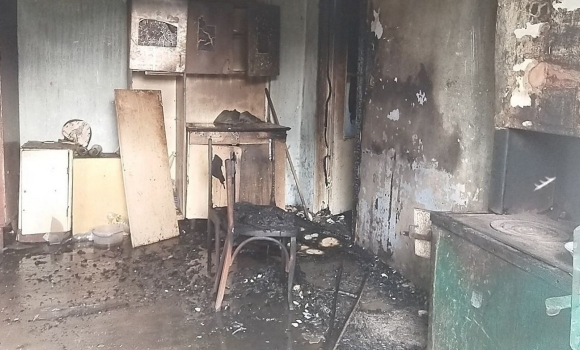 У Могилеві-Подільському з палаючого будинку врятували двох пенсіонерів