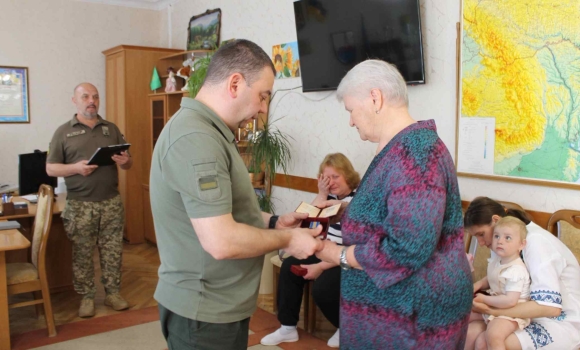 У Могилеві-Подільському рідні отримали нагороди загиблих на фронті воїнів
