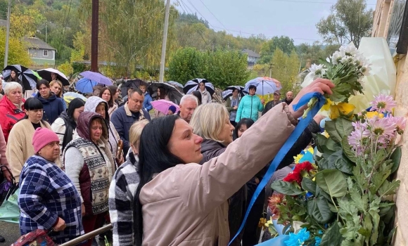 У Могилів-Подільській громаді відкрили меморіальну дошку на честь Героя-земляка