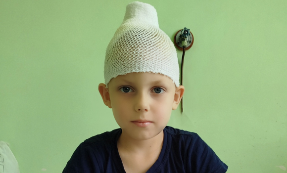 У Бершаді на п'ятирічну дитину впала велика суха гілка дерева
