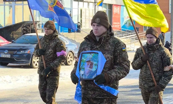 У Немирові земляки зустріли “на щиті” загиблого воїна