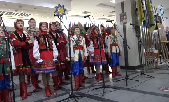 У переддень Різдва народний ансамбль танцю Барвінок привітав вінничан