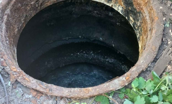 У Сабарові виявили незаконну вигрібну яму з автомобільних шин