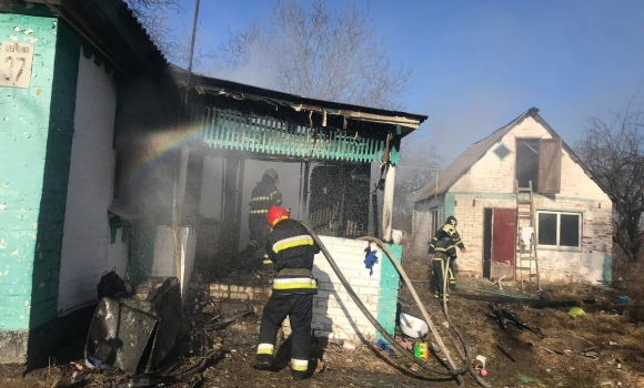 У Щітках горів приватний будинок постраждав чоловік