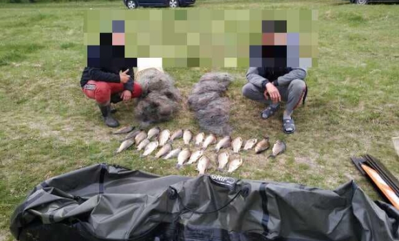 У Шаргородському районі впіймали браконьєрів ловили рибу сітками