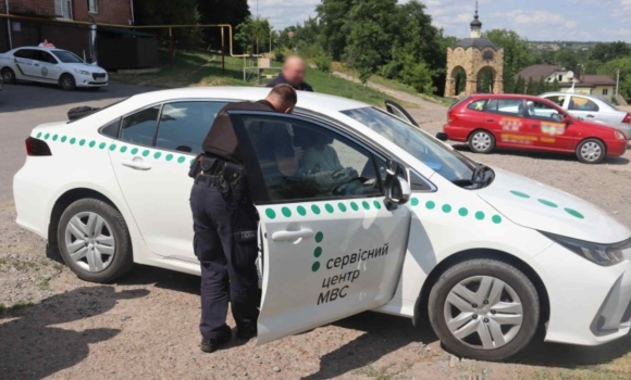 У Шаргороді на іспиті з керування авто затримали юну хабарницю