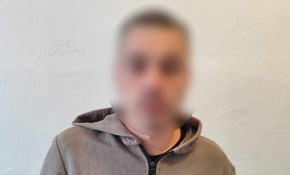 У Шаргороді злодій на вулиці вирвав у жінки з рук клатч із грошима У Шаргороді злодій на вулиці вирвав у жінки з рук клатч із грошима