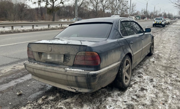 У Стрижавці зупинили автомобіль, який сім років перебував у розшуку