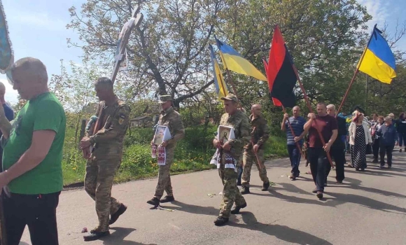 У Теплицькій громаді прощались із 55-річним Героєм-оборонцем