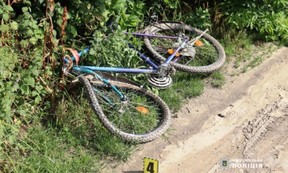 У Томашполі під колеса мотоцикла потрапила 11-річна велосипедистка