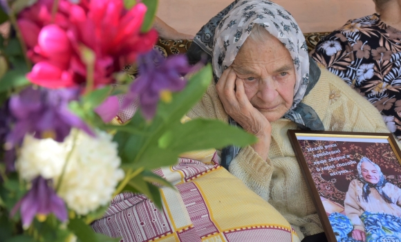 У Тростянці привітали 100-річну ювілярку, яка й досі радіє життю
