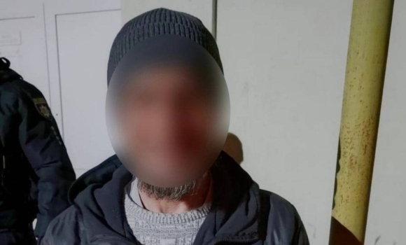 У центрі Вінниці патрульні зупинили підозрілого бороданя й вилучили канабіс У центрі Вінниці патрульні зупинили підозрілого бороданя й вилучили канабіс