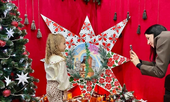 У центрі «ЯМаріуполь. Вінниця» вже панує різдвяно-новорічна магія У центрі «ЯМаріуполь. Вінниця» вже панує різдвяно-новорічна магія