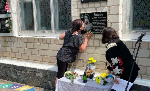 У Тульчинському районі встановили меморіальну дошку на честь воїна-земляка