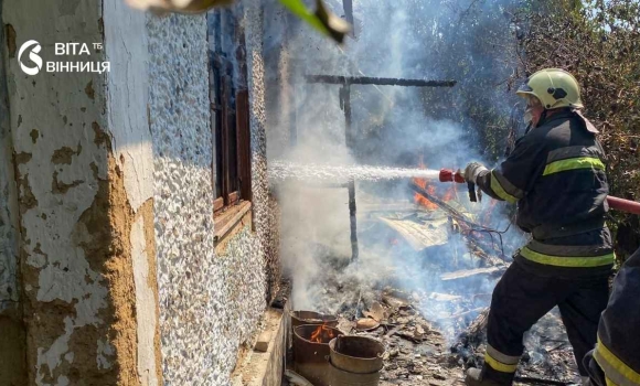 У Турбівській громаді пожежники не дали вогню поширитися на дачах У Турбівській громаді пожежники не дали вогню поширитися на дачах