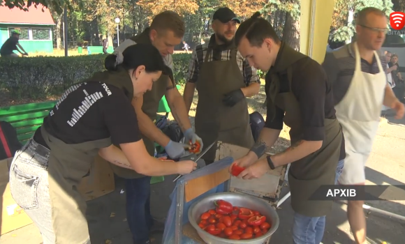 У Вінниці 2 грудня військові та волонтери частуватимуть їжею на фестивалі «Ветеран Кухар з нуля»