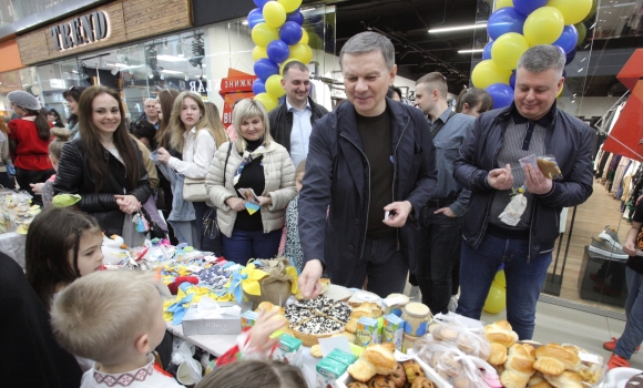 У Вінниці “Дитячий благодійний вікенд” збирає кошти на допомогу армії