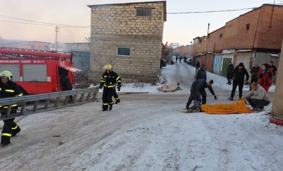 У Вінниці горів гараж: двоє чоловіків отримали опіки