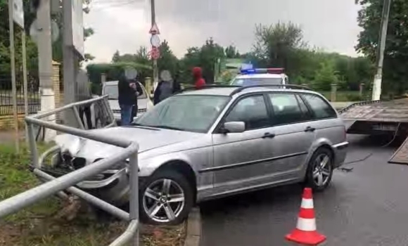 У Вінниці на Гніванському шосе водій BMW в'їхав у огорожу платитиме штраф