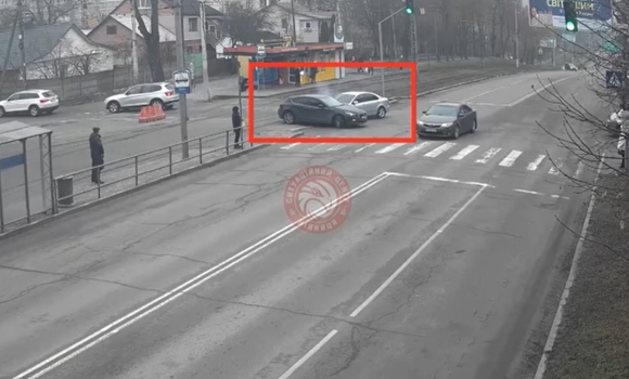 У Вінниці на Хмельницькому шосе не розминулись дві "мазди"