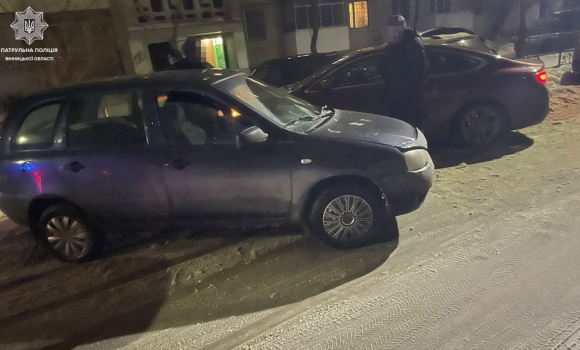 У Вінниці нетверезий водій ВАЗу зіткнувся з автомобілем Chrysler