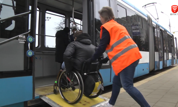 У Вінниці оновили рух трамваїв з пандусом – тепер їх буде більше