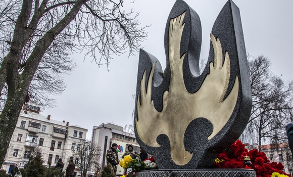 У Вінниці Пам’ятний знак на честь Небесної Сотні перенесуть на площу Шевченка