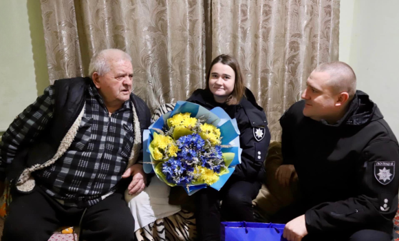 У Вінниці підполковника правоохоронних органів у відставці привітали з 94-річчям