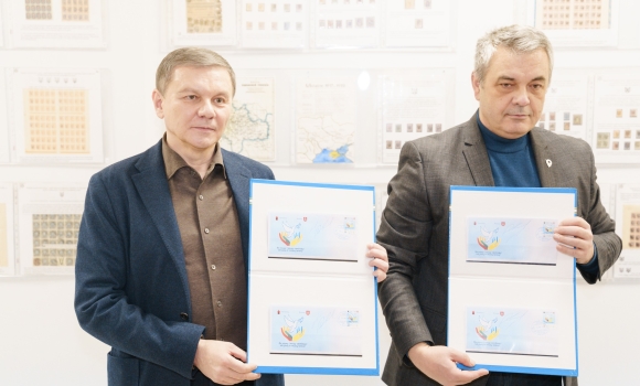 У Вінниці погасили поштову марку, присвячену литовському місту Паневежис