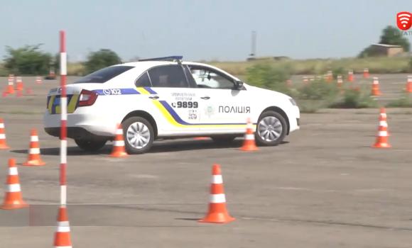 У Вінниці поліція охорони вправлялась у екстремальній їзді