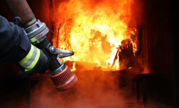 У Вінниці рятувальники загасили пожежу - горів приватний будинок