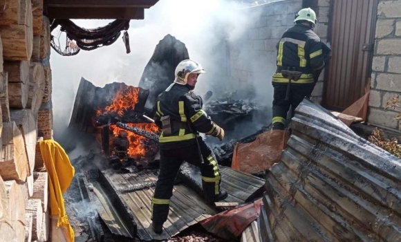 У Вінниці сталася пожежа - загорілось підсобне приміщення