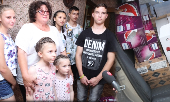 У Вінниці видали допомогу п'ятьом багатодітним родинам з Херсонщини