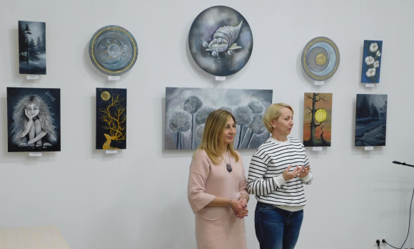 У Вінниці відкрилась виставка Маргарити Кустош та вихованців студії «Inside art studio»