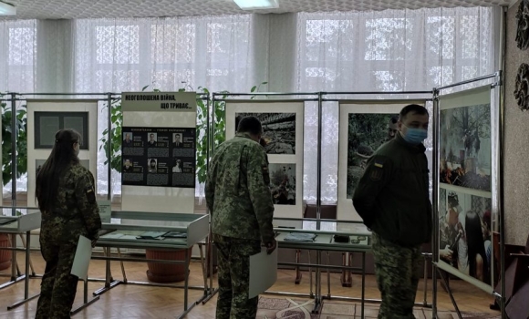 У Вінниці відкрили виставку, присвячену загиблим захисникам