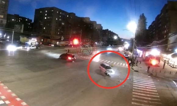 У Вінниці водій BMW збив скутериста, який рухався по головній