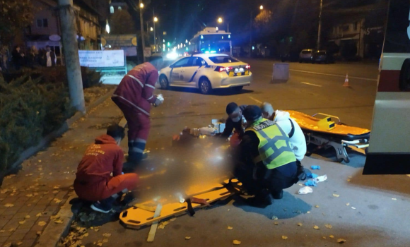 У Вінниці водій вночі збив людину на переході та втік з місця пригоди