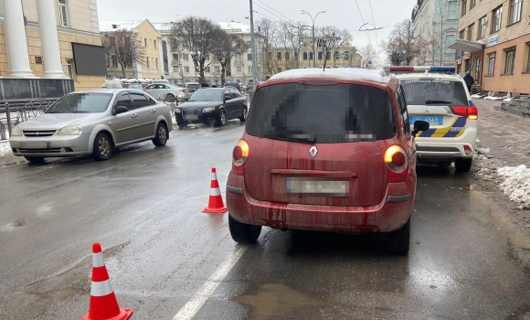 У Вінниці водійка Renault збила на переході жінку-пішохода