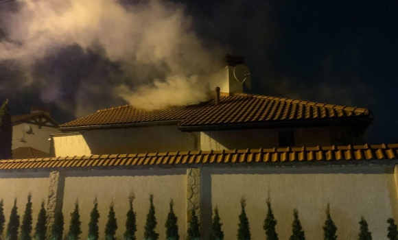 У Вінниці загорілась лазня на території приватного будинкуУ Вінниці загорілась лазня на території приватного будинку
