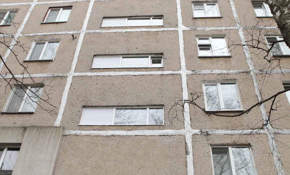 У Вінниці замінюють вікна в під'їздах будинків на енергоощадні